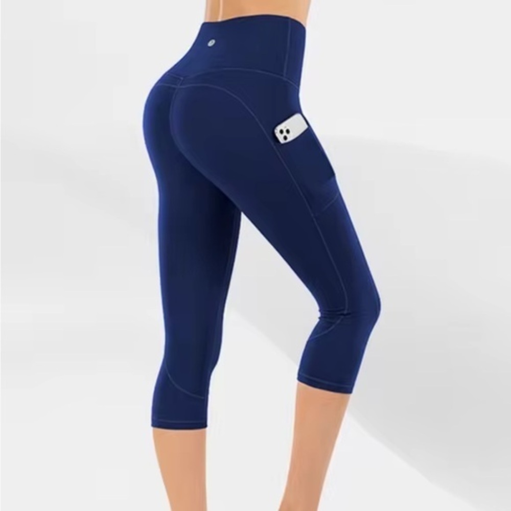 Lululemon High-Rise Crop